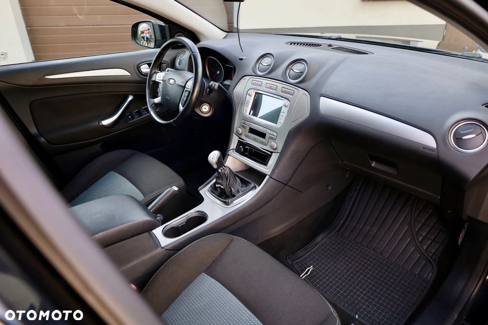 Ford Mondeo - 23