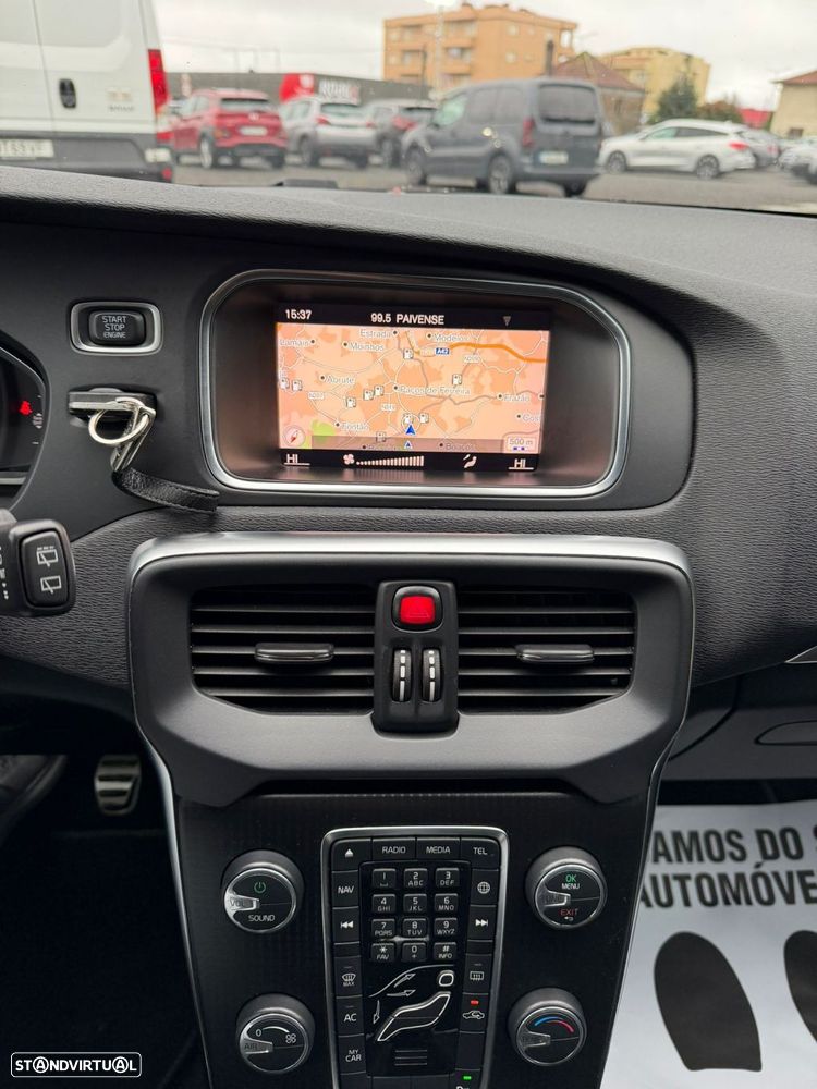 Volvo V40 2.0 D2 R-Design - 26