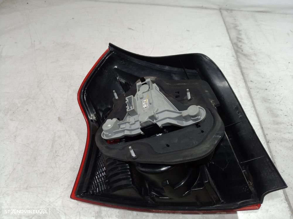 FAROLIM TRASEIRO DIREITO TOYOTA COROLLA 2005 -8155002300 - 3