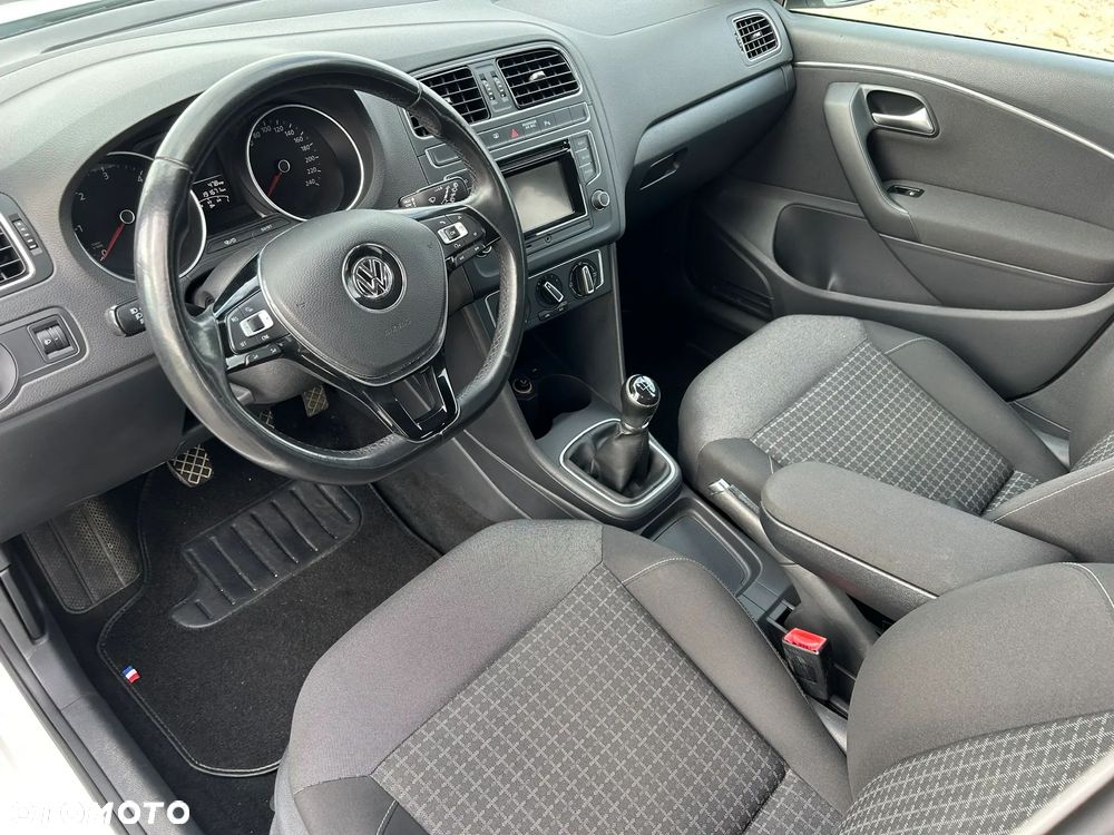 Volkswagen Polo 1.4 TDI (Blue Motion Technology) Comfortline - 10