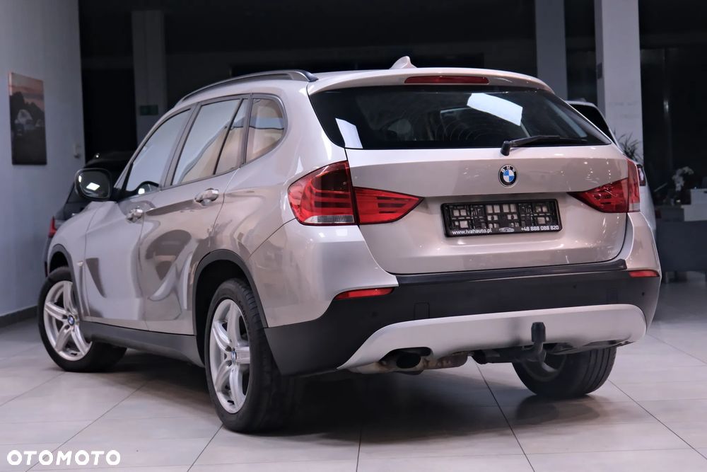 BMW X1 sDrive18i - 11