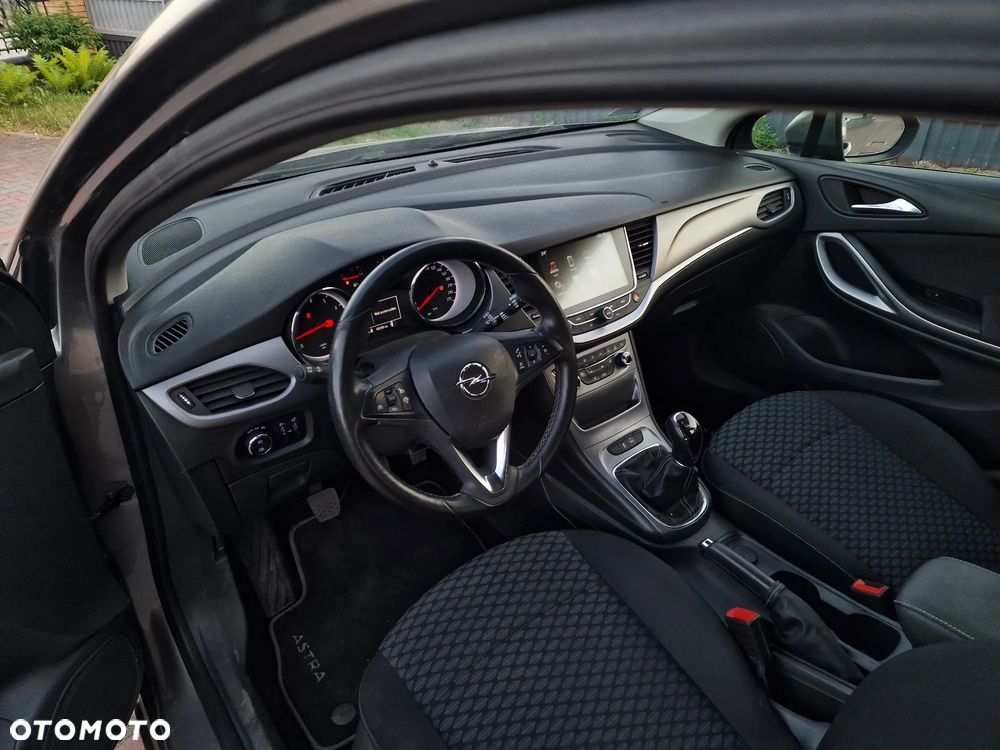 Opel Astra 1.4 T Enjoy S&S - 9