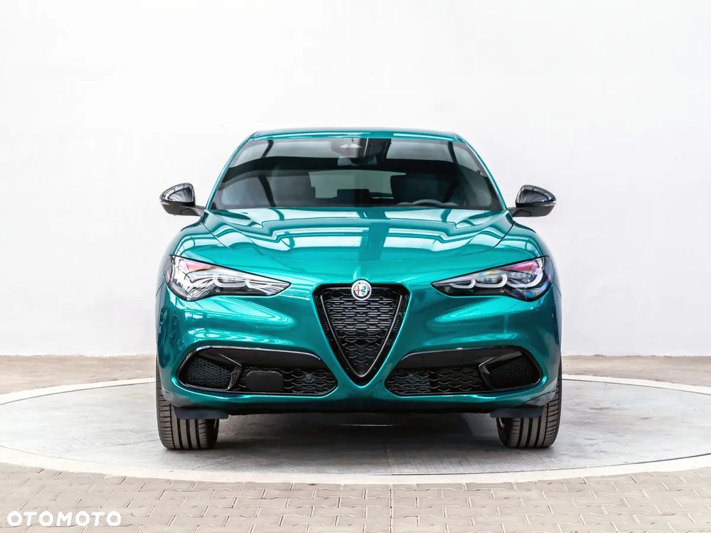 Alfa Romeo Stelvio 2.0 Turbo Intensa Q4 - 12