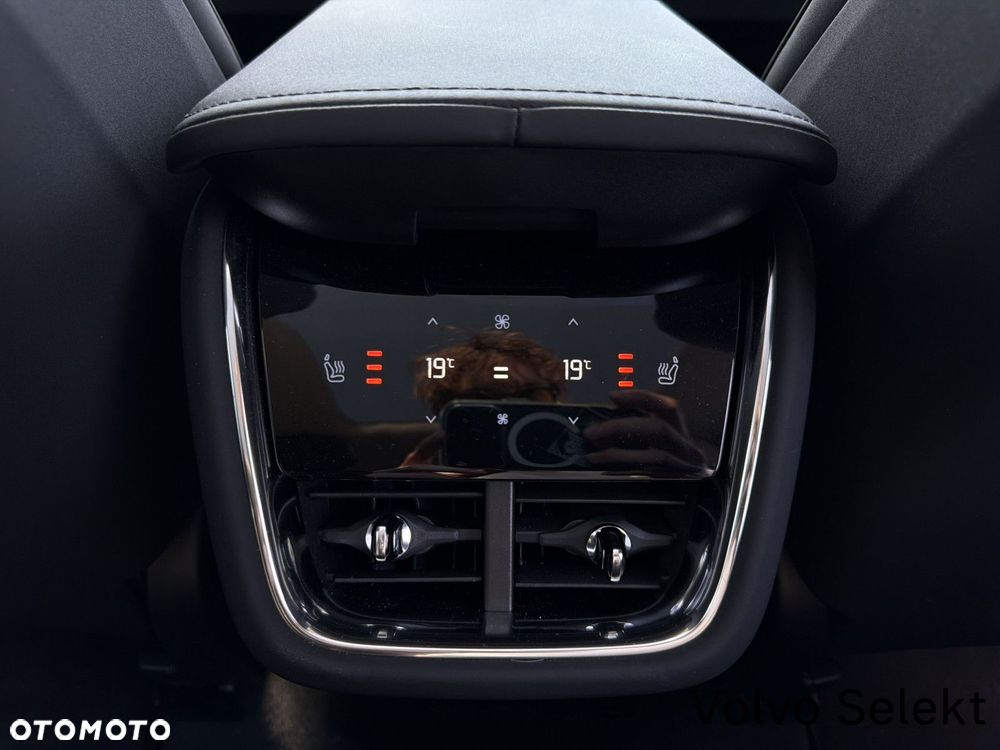 Volvo EX90 - 16