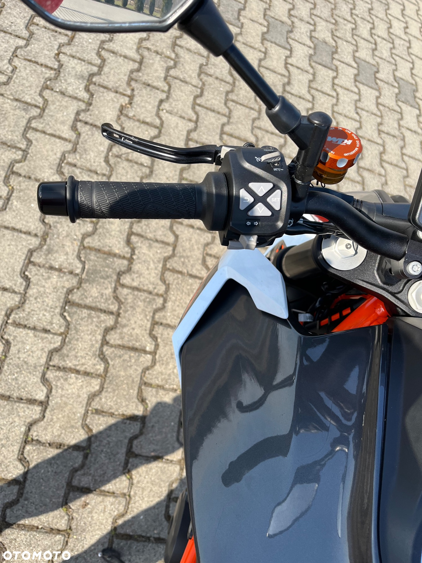 KTM Super Duke - 16