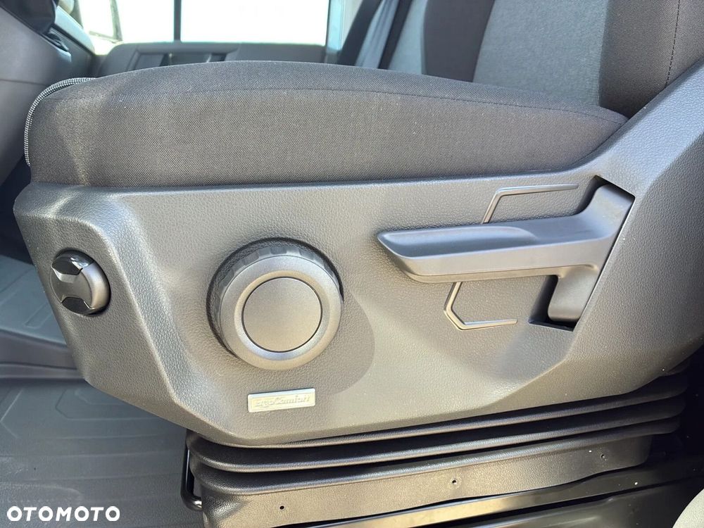 Volkswagen Crafter 35 Furgon, 2.0 TDI 177KM, Wysoki dach, r. o. 3640 - 39