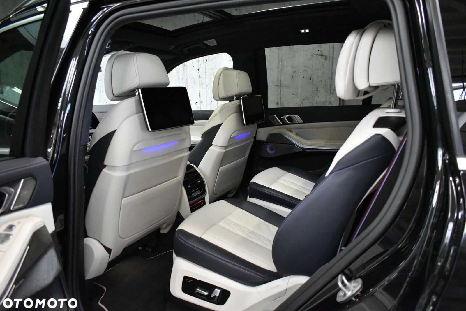 BMW X7 M50d sport - 24