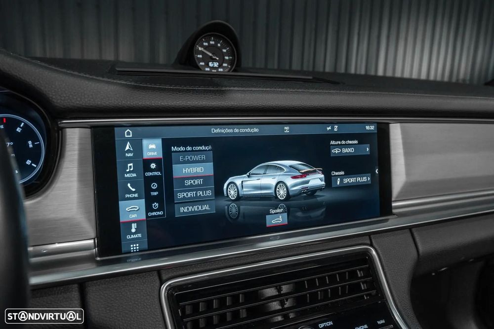 Porsche Panamera 4 E-Hybrid - 17