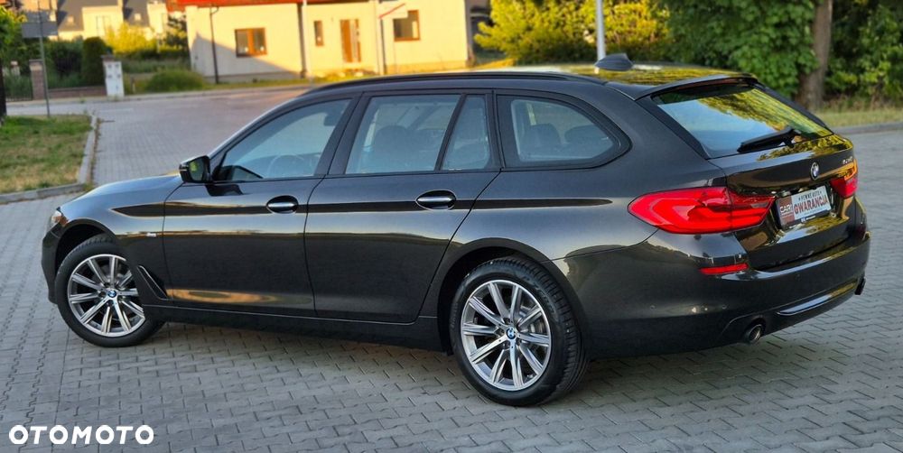 BMW Seria 5 520d Sport Line - 28