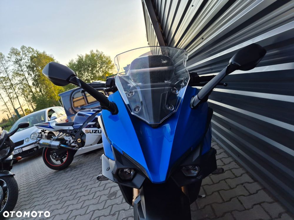 Suzuki GSX - 11