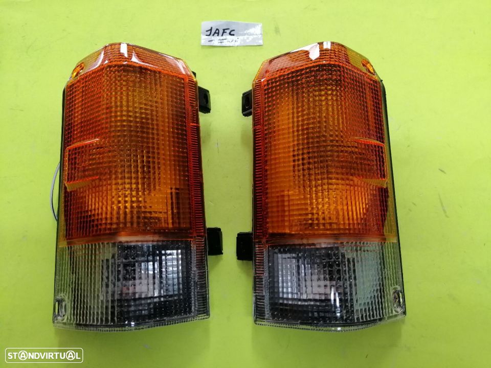 Farolins frente Mazda T3000 e T3500 NOVOS - 1