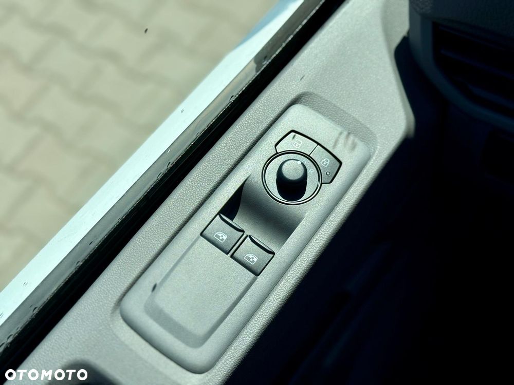 Volkswagen Transporter - 22