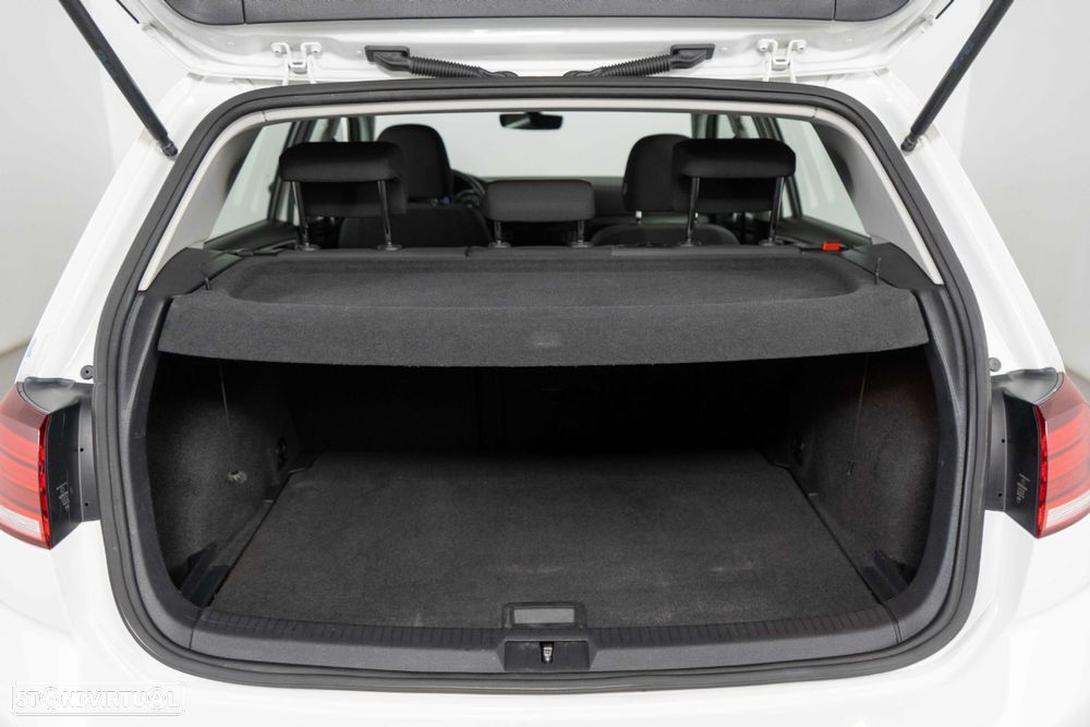 VW Golf 1.0 TSI Confortline - 11