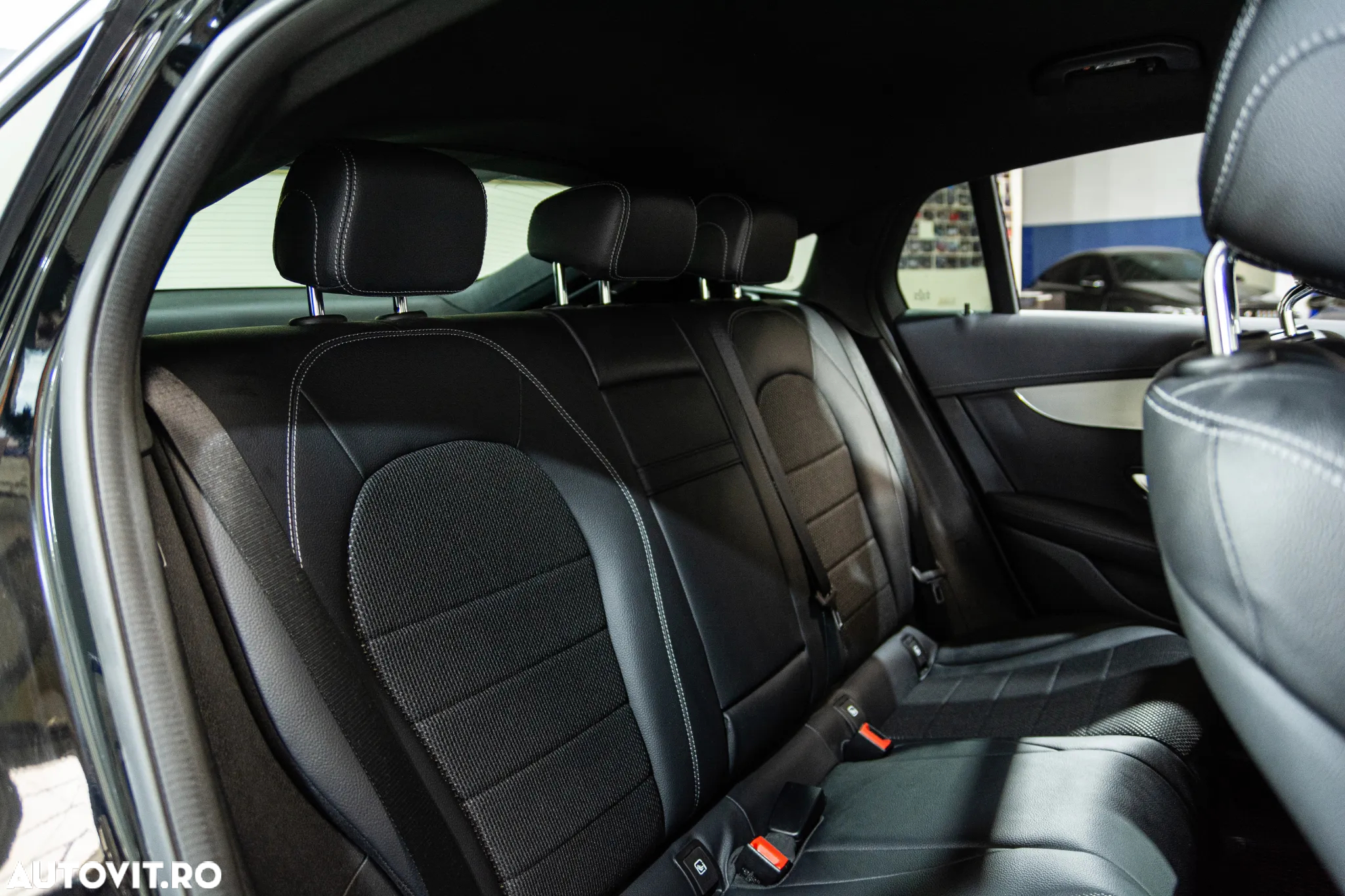 Mercedes-Benz GLC Coupe 300 de 4Matic 9G-TRONIC - 29