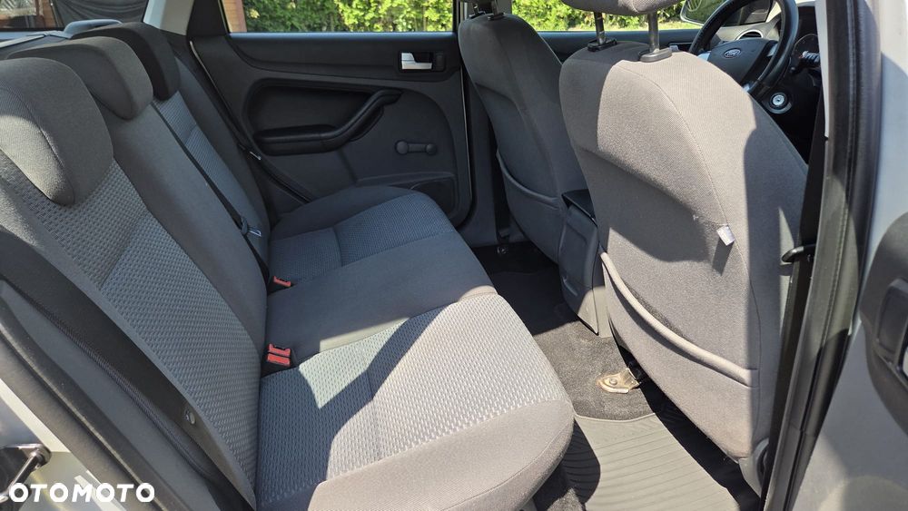 Ford Focus 1.8 TDCi Ambiente - 16
