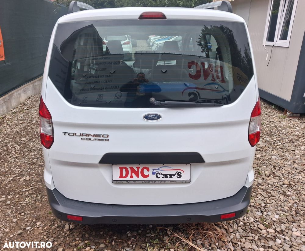 Ford Tourneo Courier 1.5 TDCi S&S Ambiente - 15