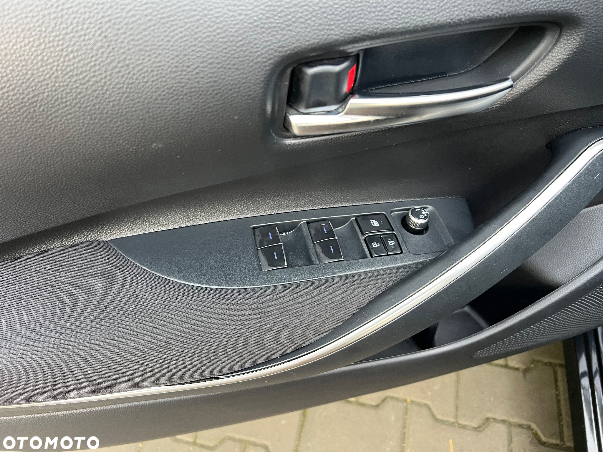 Toyota Corolla 1.8 Hybrid Comfort - 17