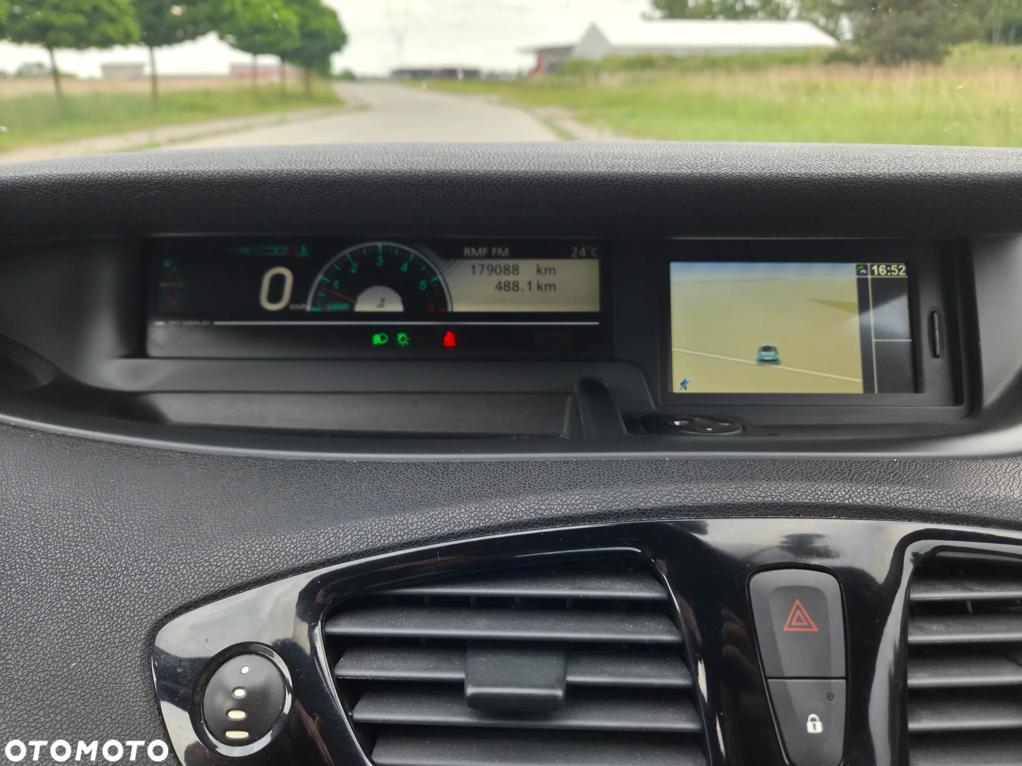 Renault Scenic dCi 110 LIMITED - 8