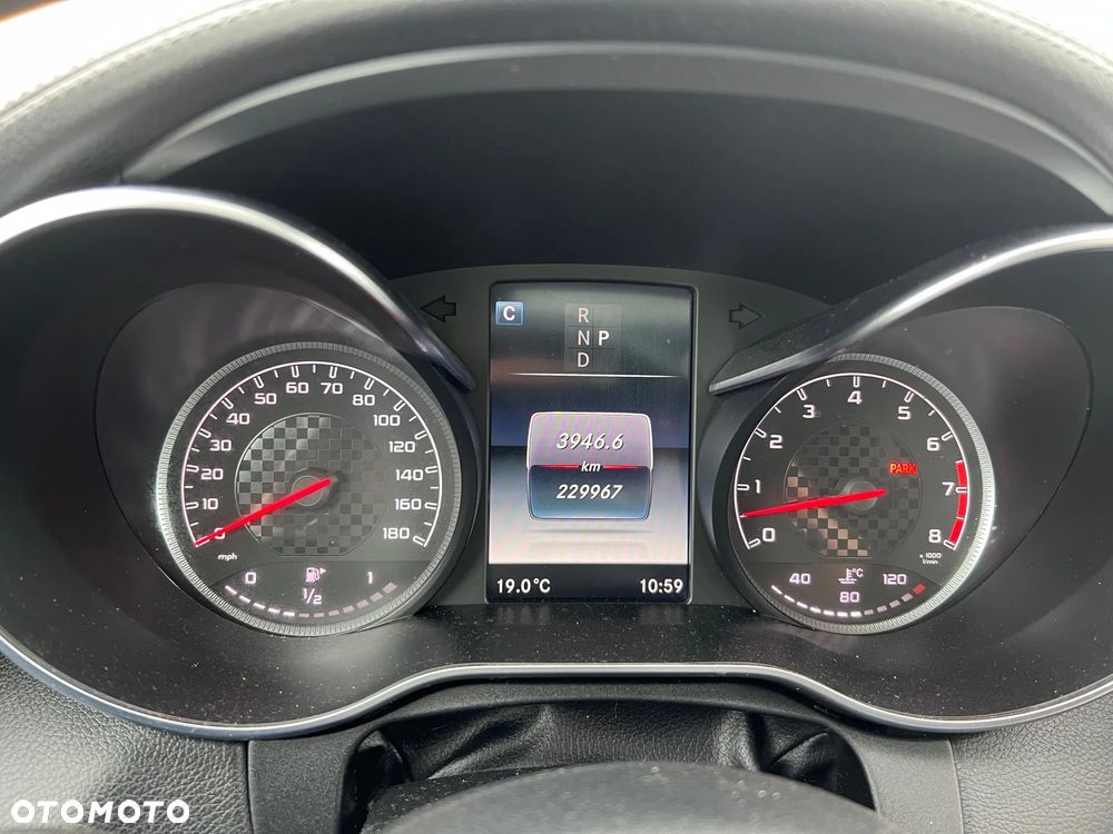 Mercedes-Benz Klasa C AMG 43 4Matic 9G-TRONIC - 11