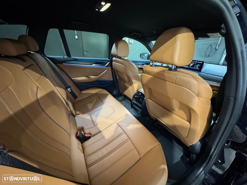 BMW 530 e Pack Desportivo M - 27