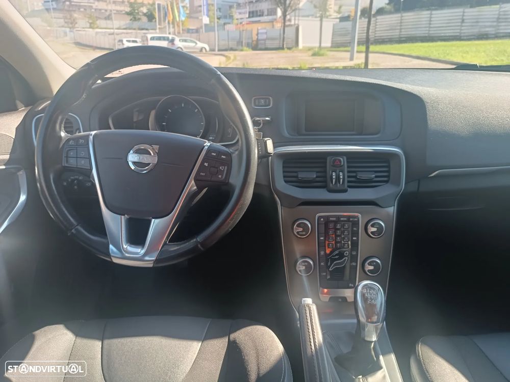 Volvo V40 1.6 D2 Momentum - 18