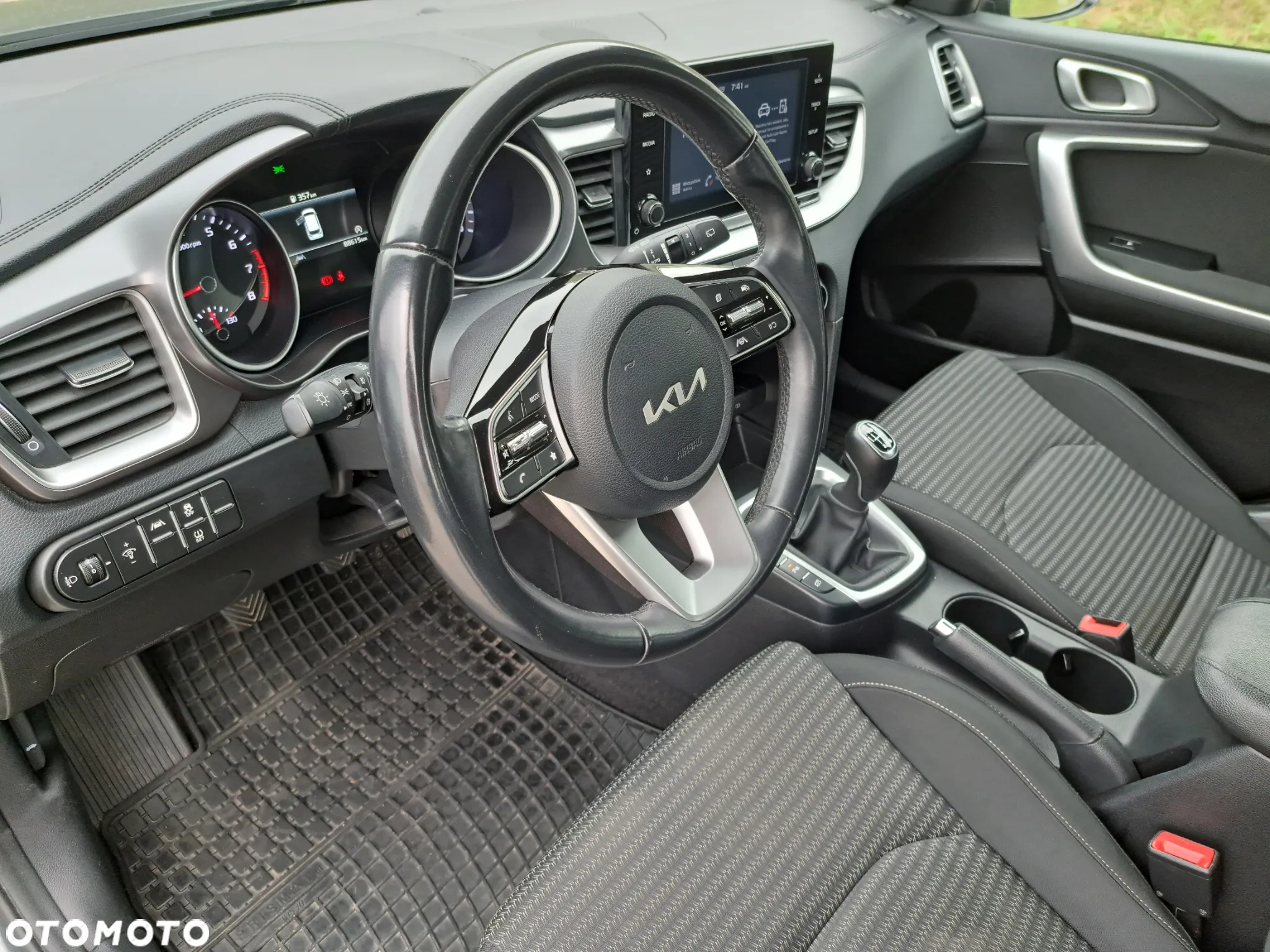 Kia Ceed 1.5 T-GDI M - 12