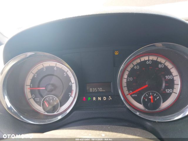 Dodge Grand Caravan - 33
