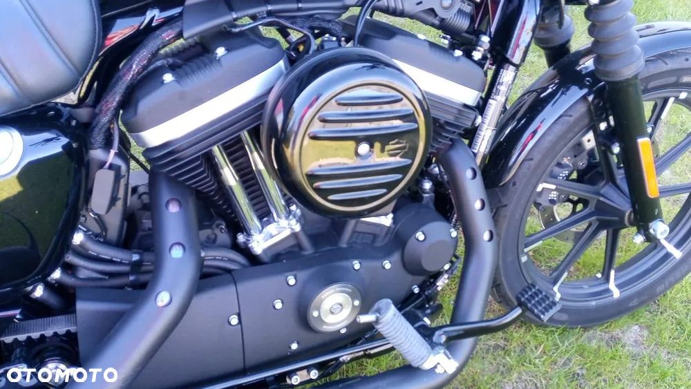 Harley-Davidson Sportster Iron 883 - 7