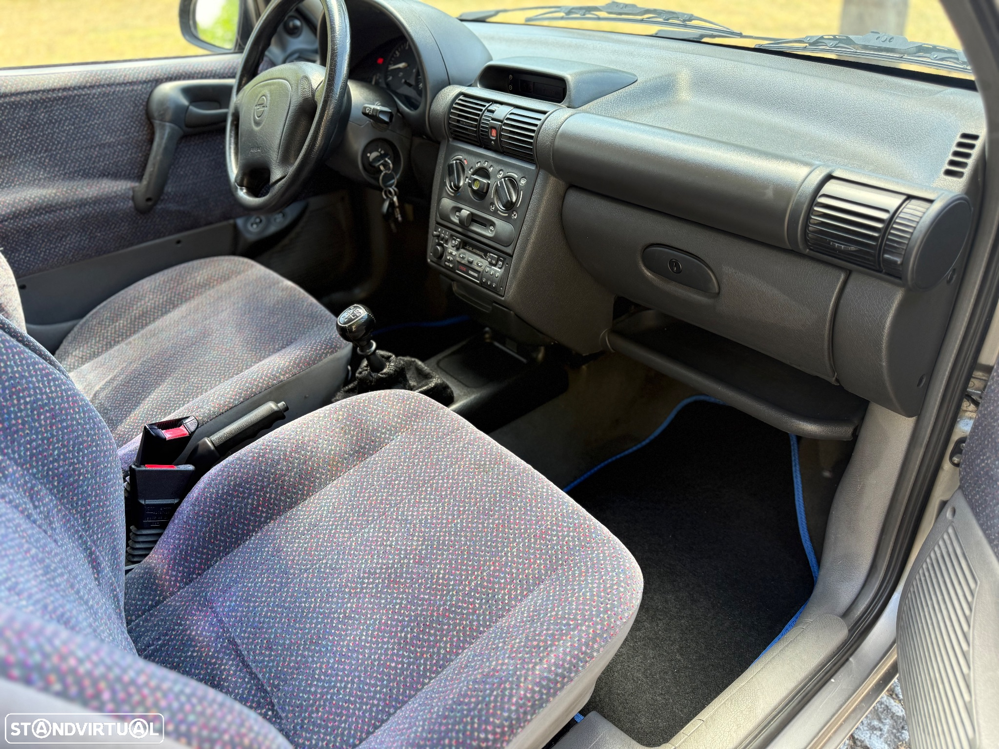 Opel Corsa 1.4 16V GLS - 8