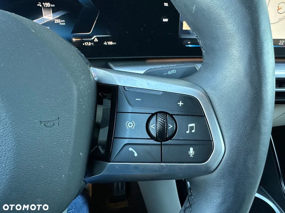 BMW iX2 eDrive20 66.5kWh M Sport - 16