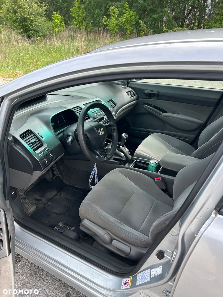 Honda Civic 1.8 Comfort - 26