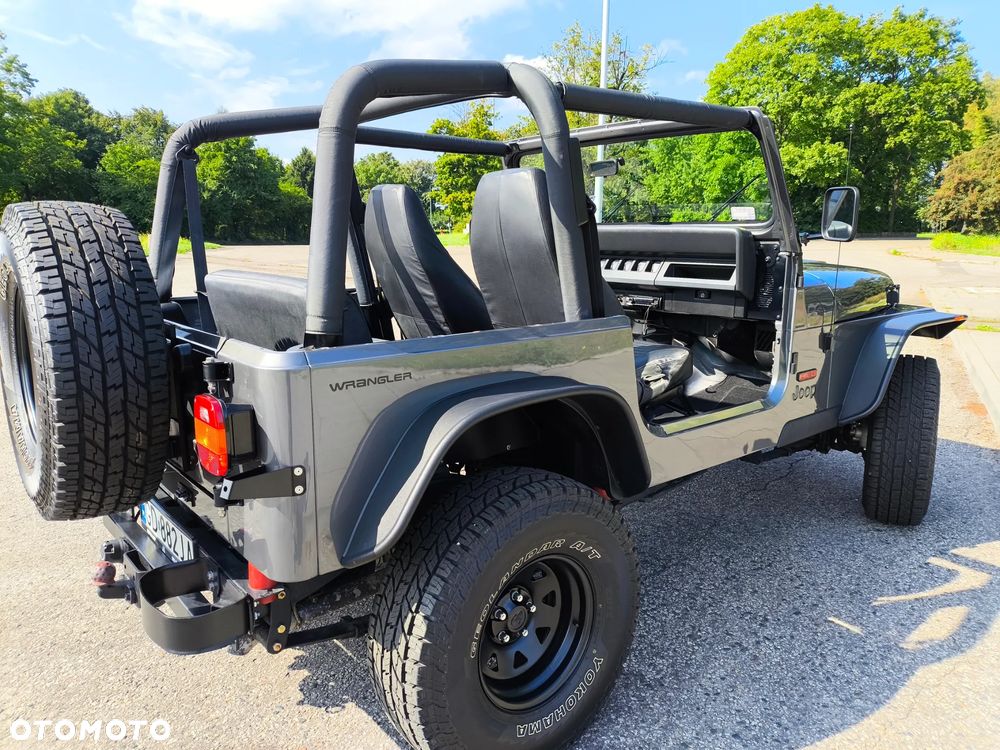 Jeep Wrangler 2.5L - 6