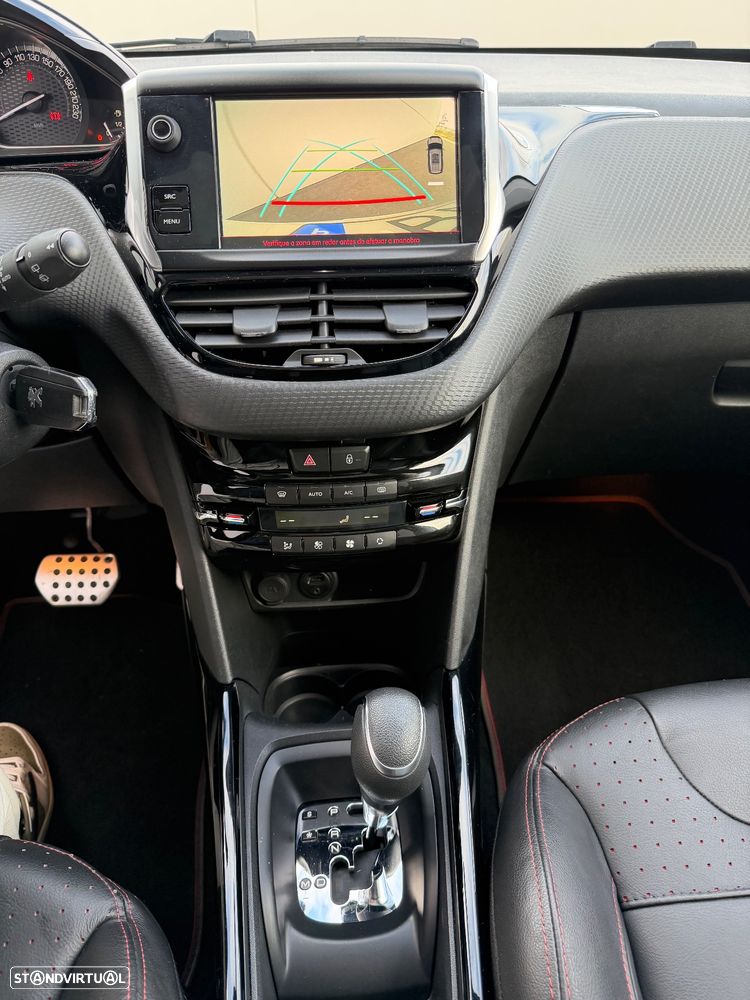 Peugeot 2008 1.2 PureTech GT Line EAT6 - 10