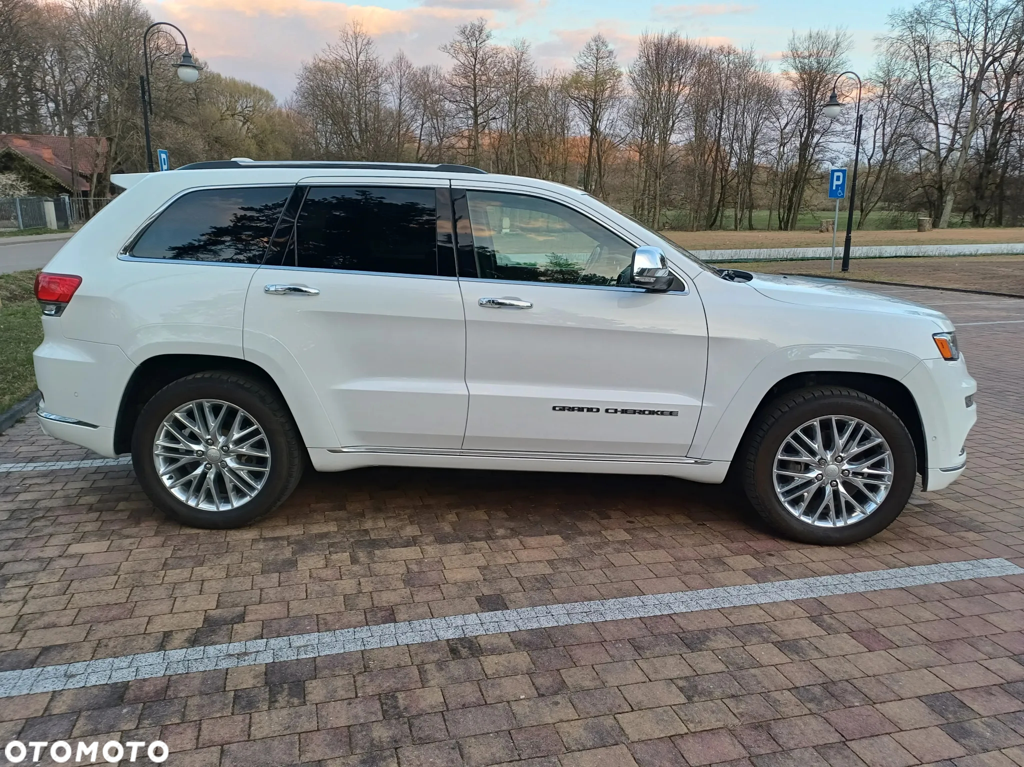 Jeep Grand Cherokee 5.7 V8 HEMI Summit - 6