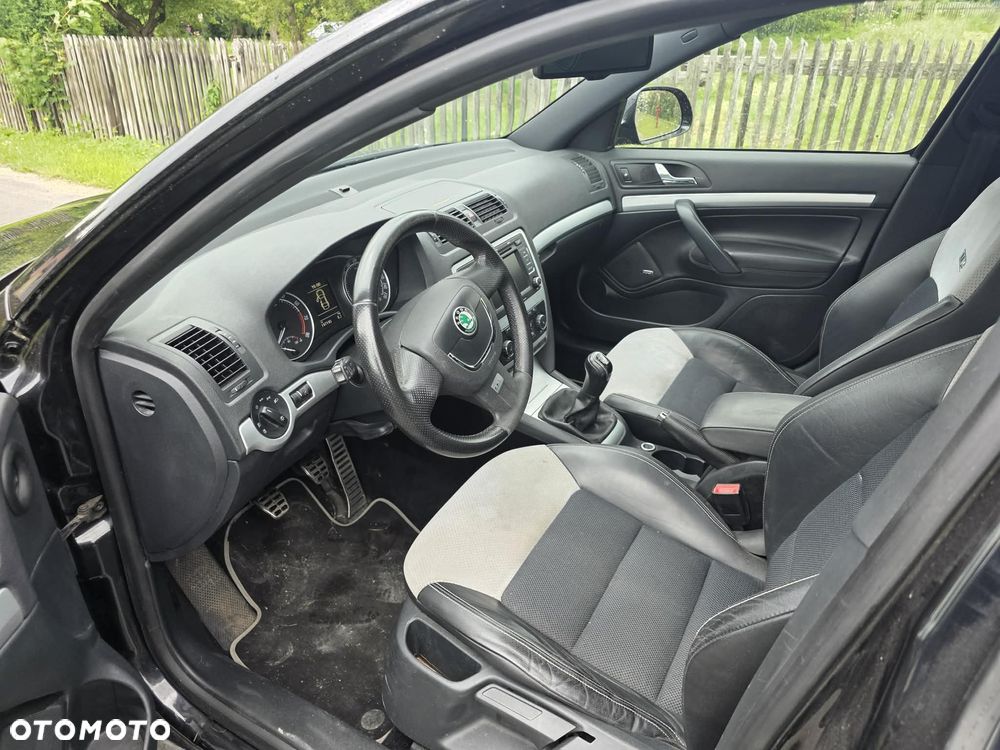 Skoda Octavia 2.0 TSI RS - 14