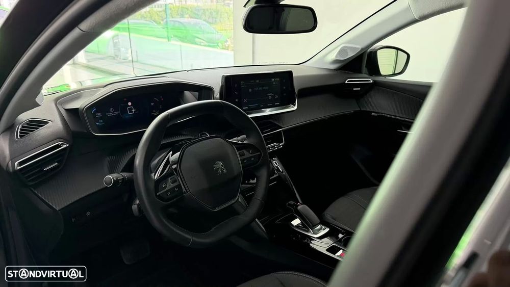 Peugeot e-208 - 22