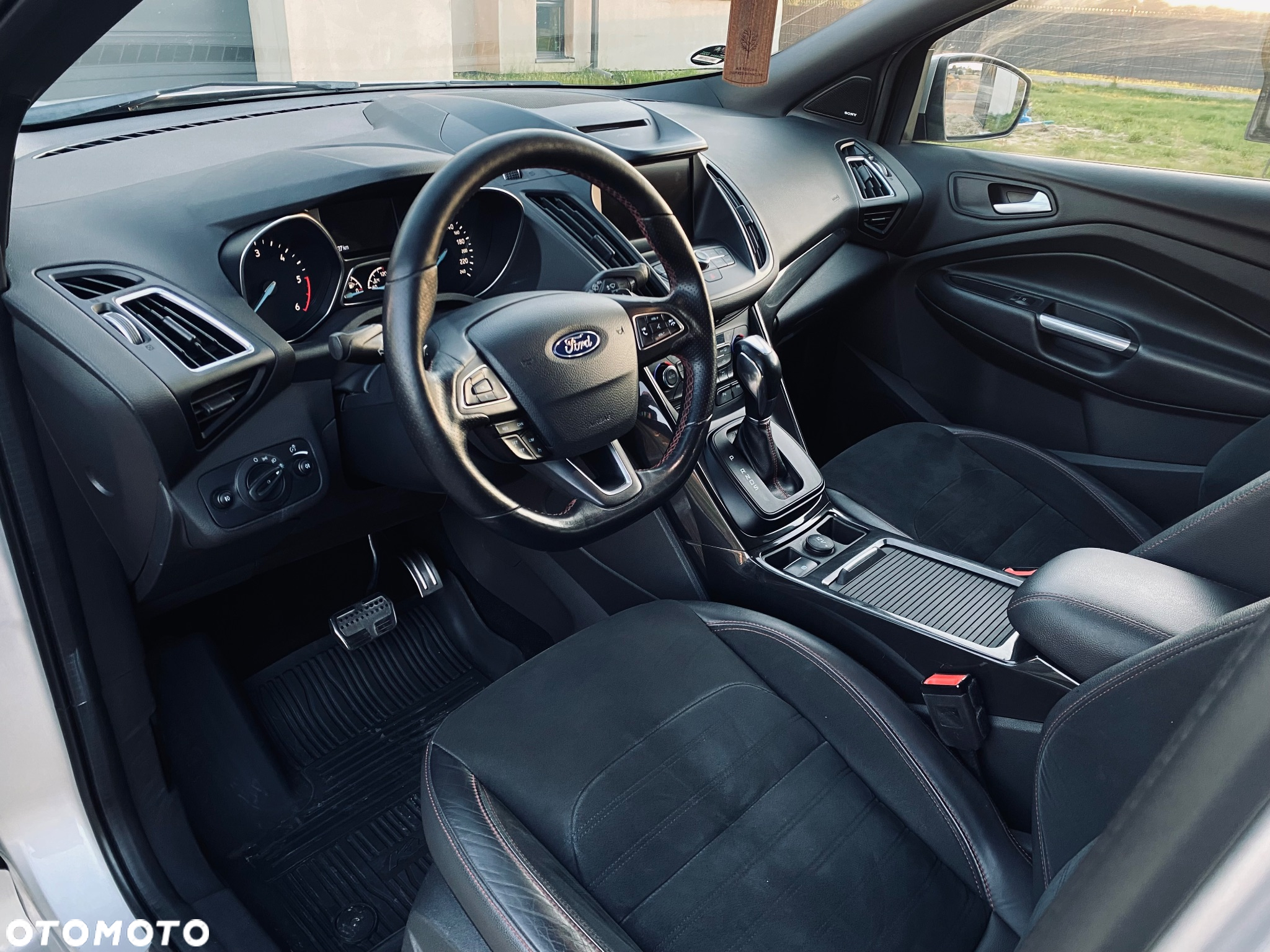 Ford Kuga 2.0 TDCi 4x4 ST-Line - 32