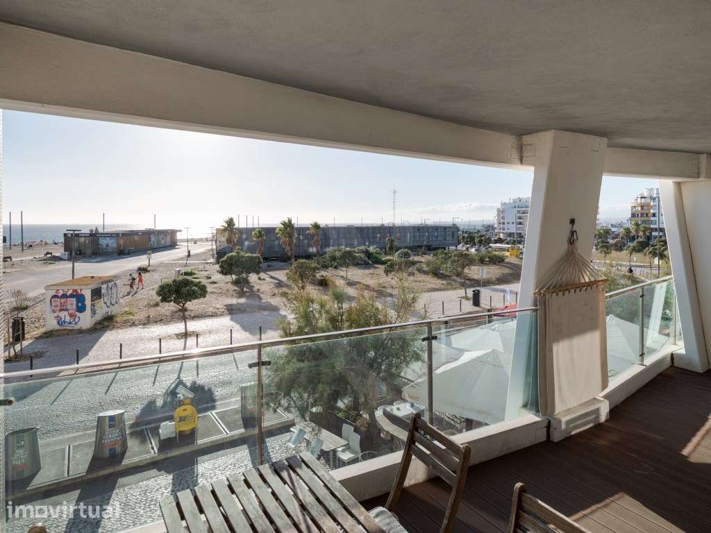Apartamento T2 Frente Mar com varanda e 2 lugares de garagem - Grande imagem: 3/38
