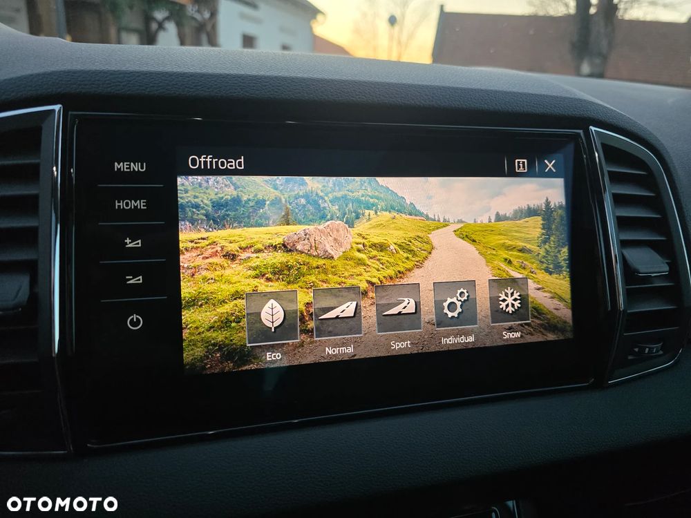 Skoda Karoq 2.0 TDI SCR 4x4 DSG Sportline - 27