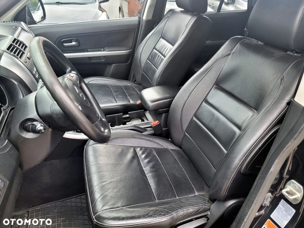 Suzuki Grand Vitara 2.0 Comfort + - 13