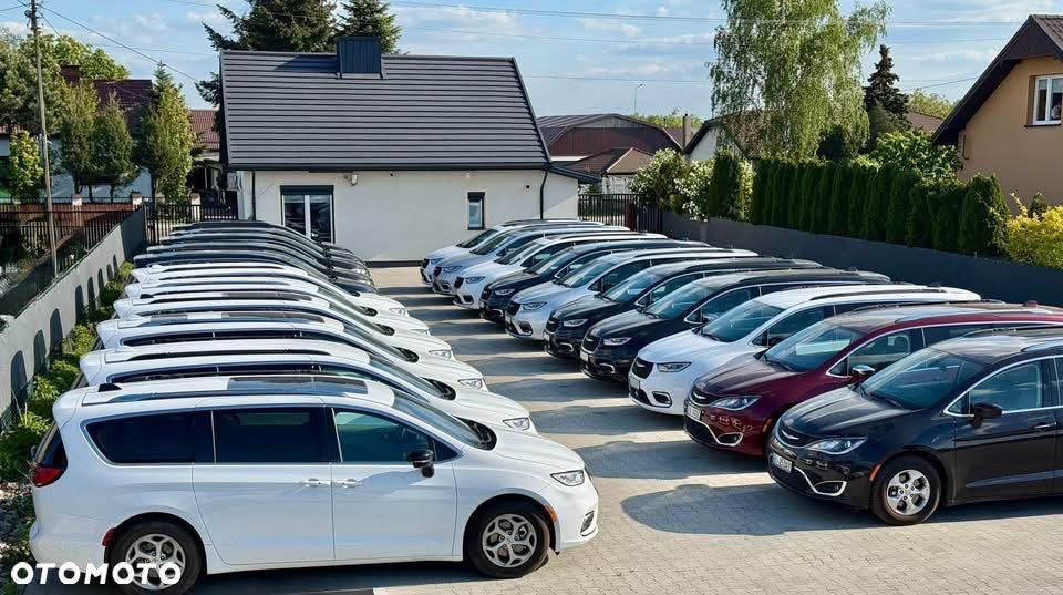 Chrysler Pacifica - 26