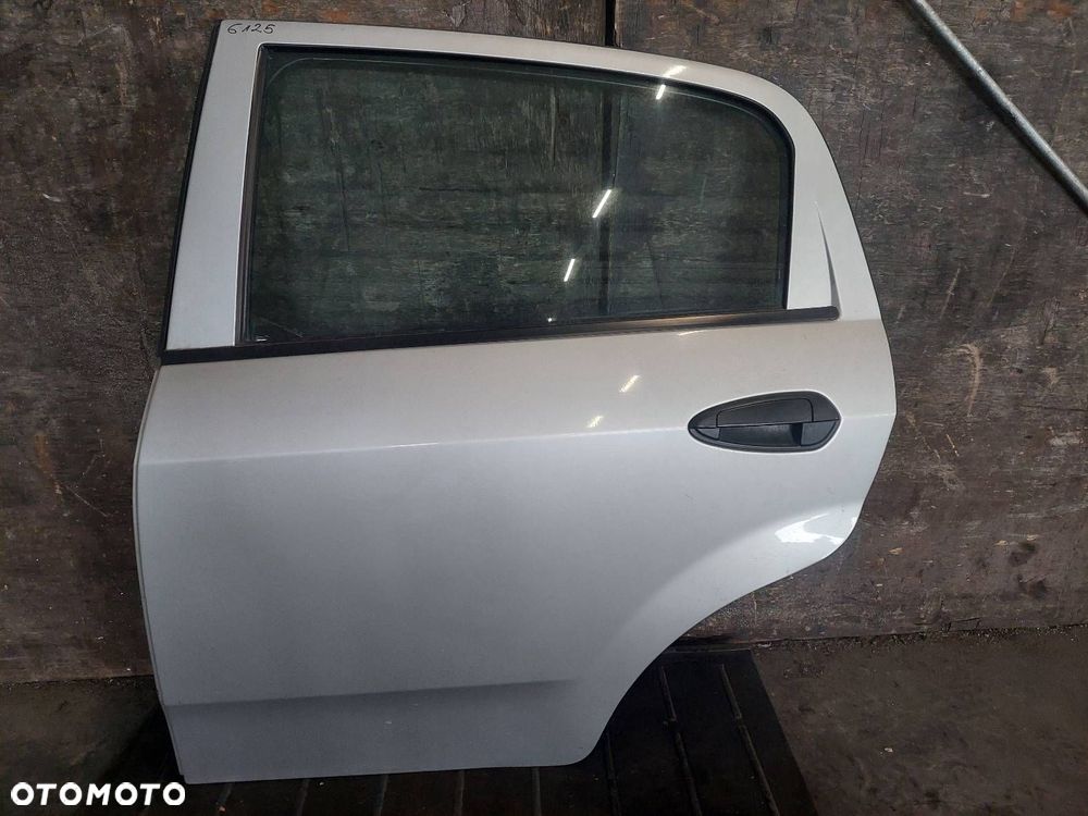 DRZWI KOMPLETNE LEWY TYŁ FIAT GRANDE PUNTO I - 1