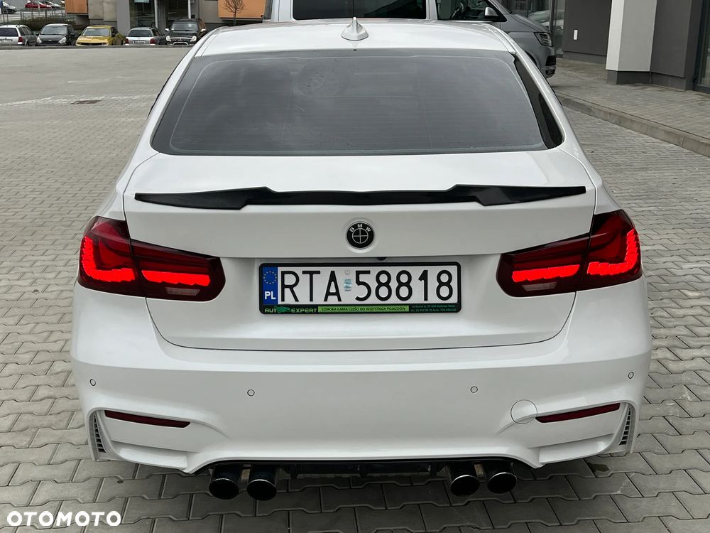 BMW Seria 3 330i Sport Line Shadow - 9