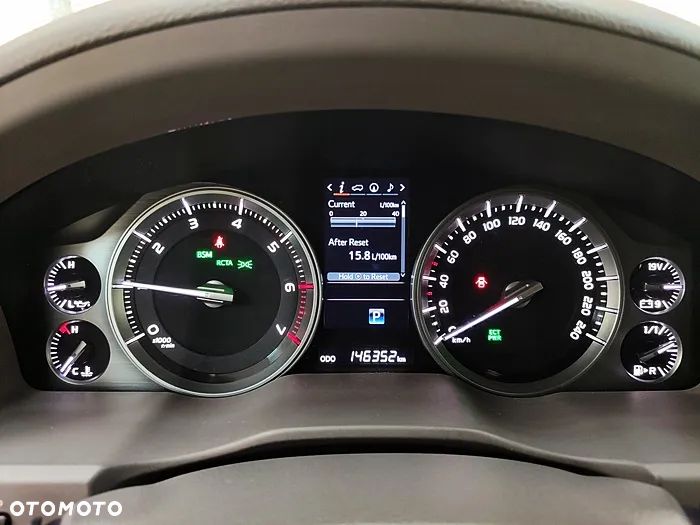 Toyota Land Cruiser LC 4.6 V8 Limited 7os - 25