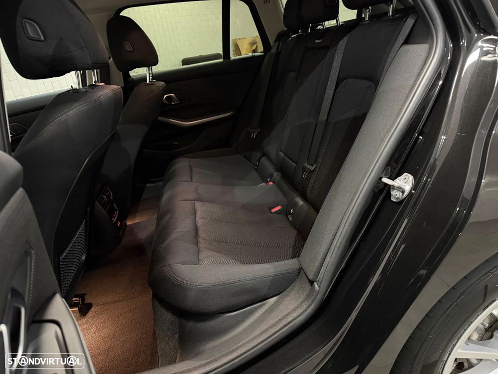 BMW 320 e Corporate Edition Auto - 13