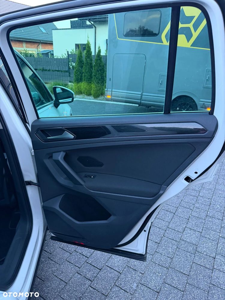 Volkswagen Tiguan 2.0 TSI 4Mot Sport&Style DSG - 23
