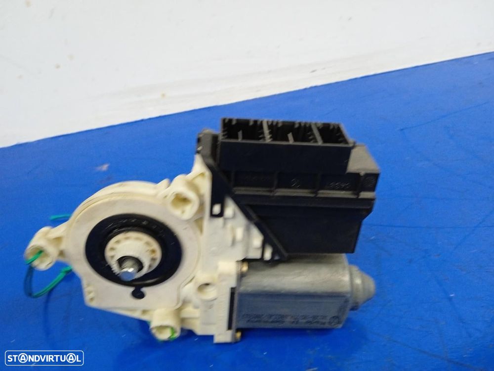 MOTOR ELEVADOR DE VIDRO FRONTAL DIREITO SEAT CORDOBA 2002 -6Q2959801A - 1