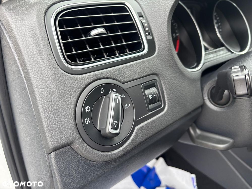 Volkswagen Polo 1.4 TDI Blue Motion Technology Lounge - 29