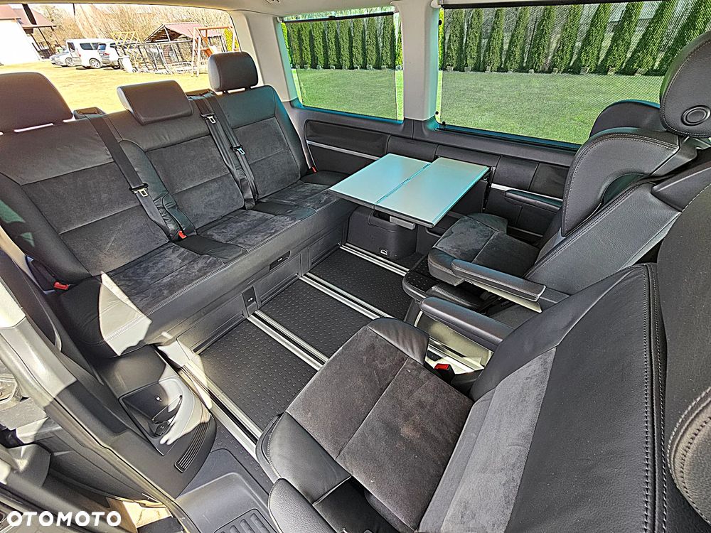 Volkswagen Multivan - 32