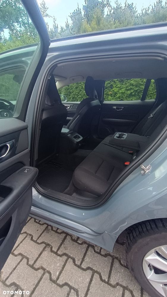 Volvo V60 B4 D R-Design - 11